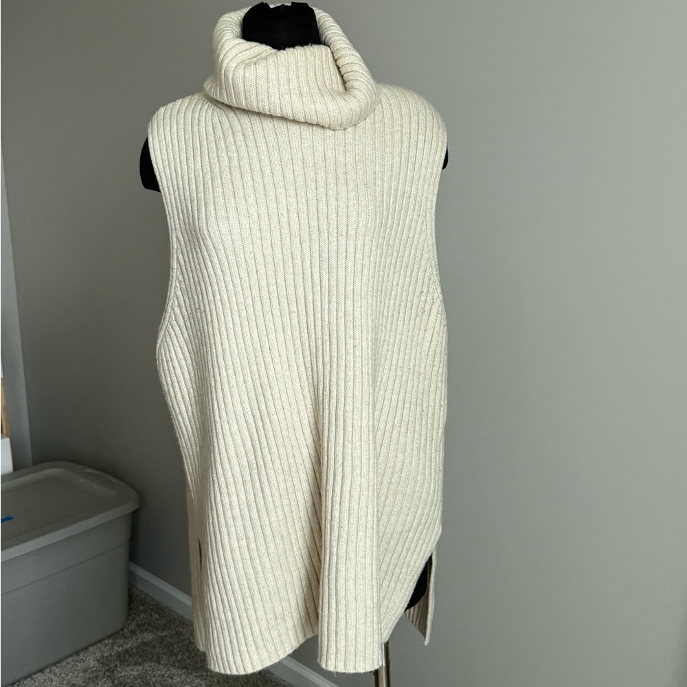 H&M Cream Ribbed Turtleneck Sweater